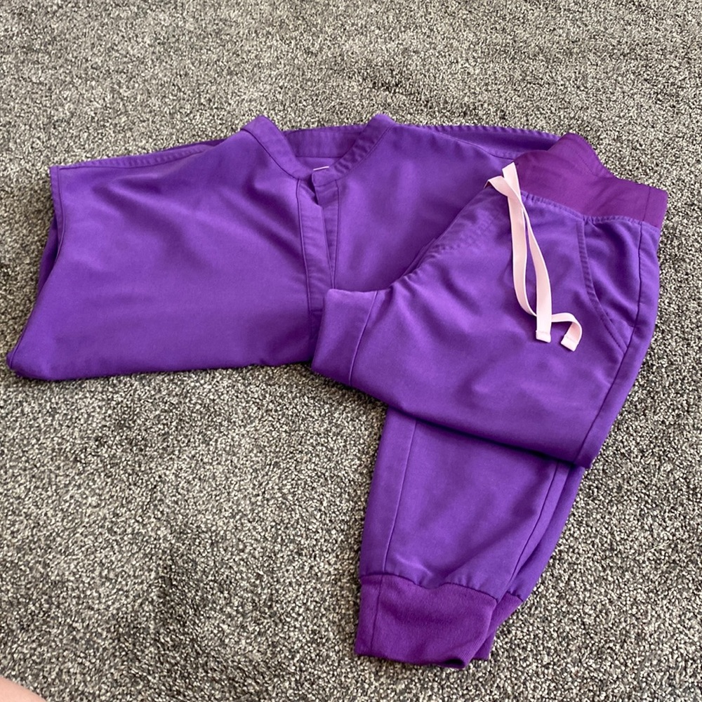 Purple Figs scrub jogger set